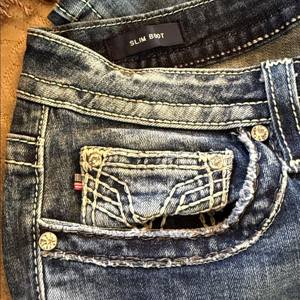 Vigoss Embellished Blue Jeans - Picture 7 of 9